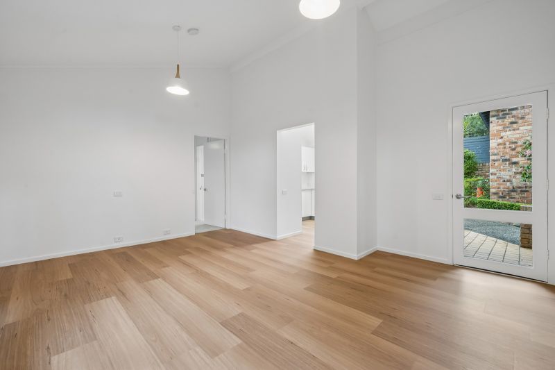 Bright, private & perfectly positioned villa
