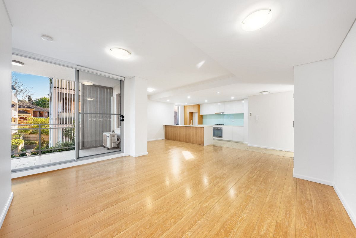 Spacious Open Plan living. This apartment has an excellent layout. Quiet location.