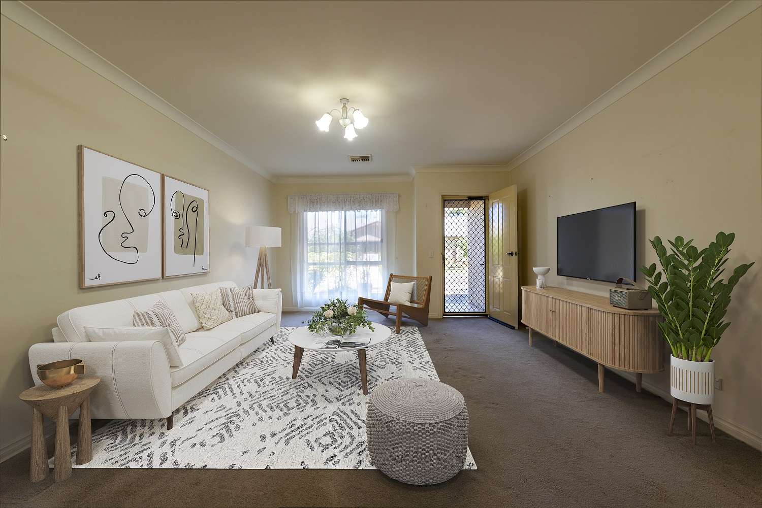 Large Two Bedroom Home - Easy Expressway Access