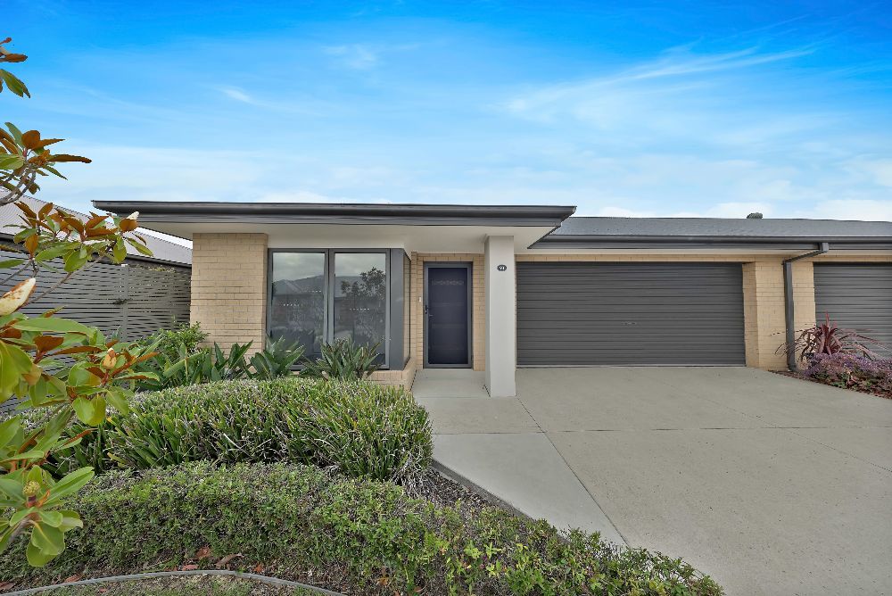 93/5 Harmony Chase, Clyde North