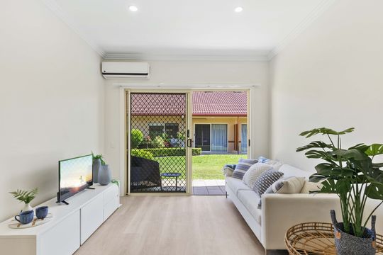 One-bedroom apartment located in a quiet and peaceful setting.