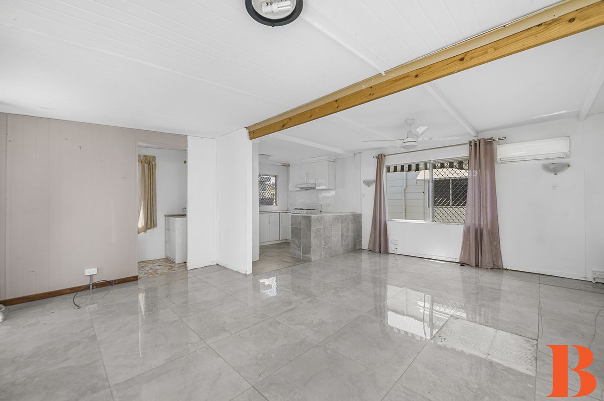 Magnificent Value ! Easy Care Site - Walk to Shopping and Bus - 50 metres to Swimming Pool