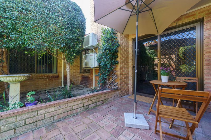 Ground-floor Studio Apartment with Courtyard