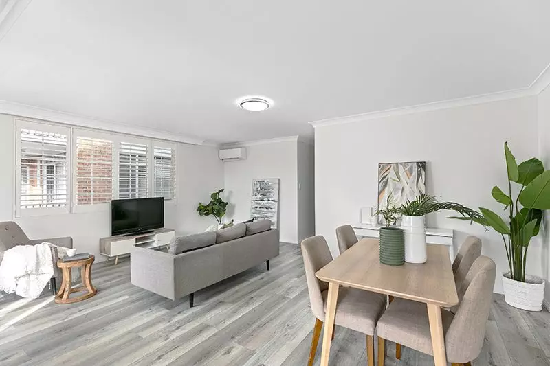 Ideally located, beautifully renovated ground floor sunny unit with large courtyard.