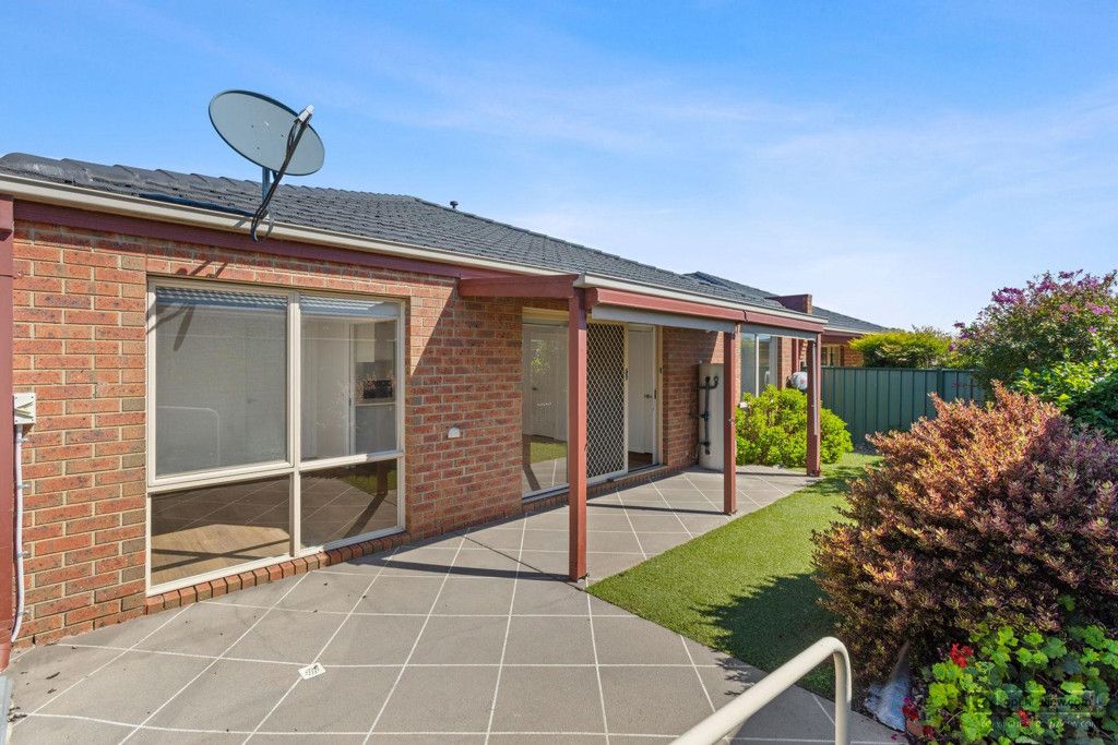 Newly Renovated in quiet court location