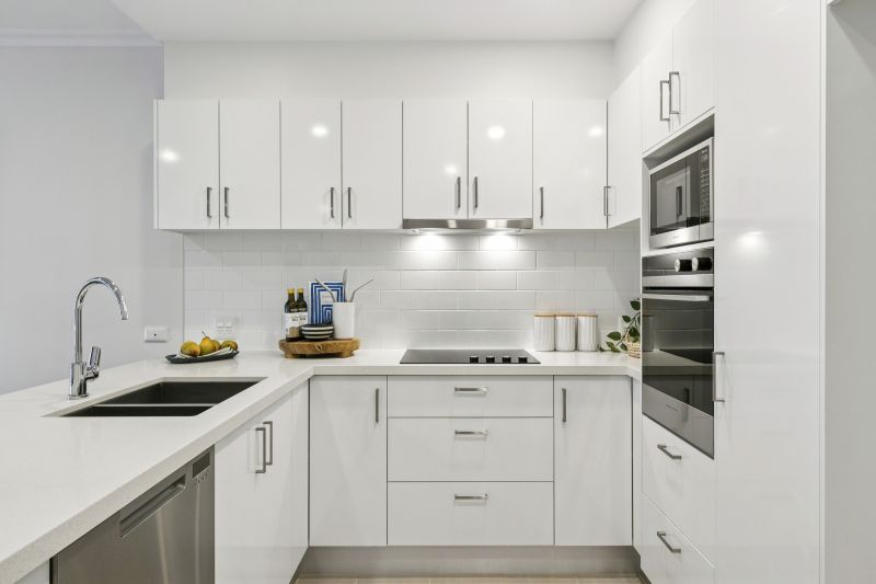 Beautiful & bright newly refurbished 2 bed apartment