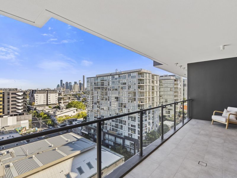 Spacious one-bedroom in prime location