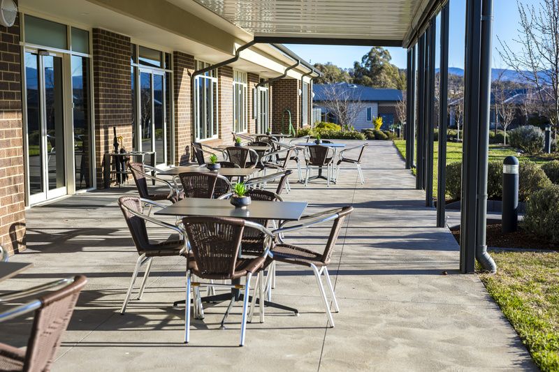 Delightful Villa, Steps from Clubhouse and Gardens