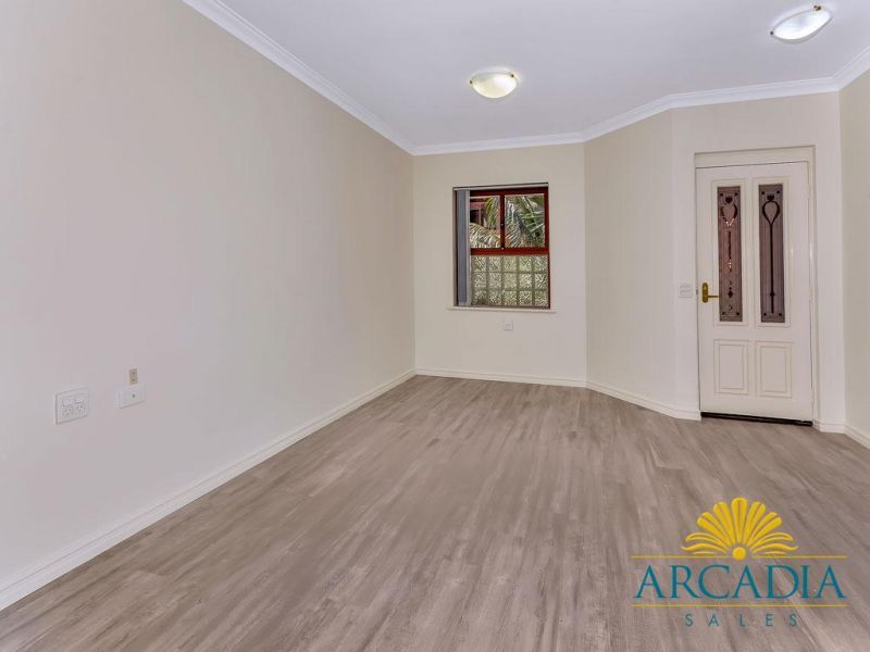 Arcadia Waters Bicton- Nothing to do, just move in.