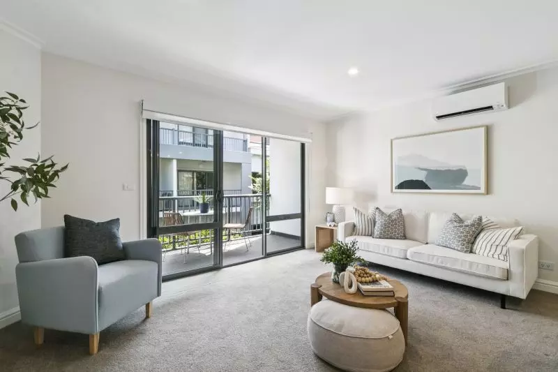 Beautiful & bright newly refurbished 2 bed apartment