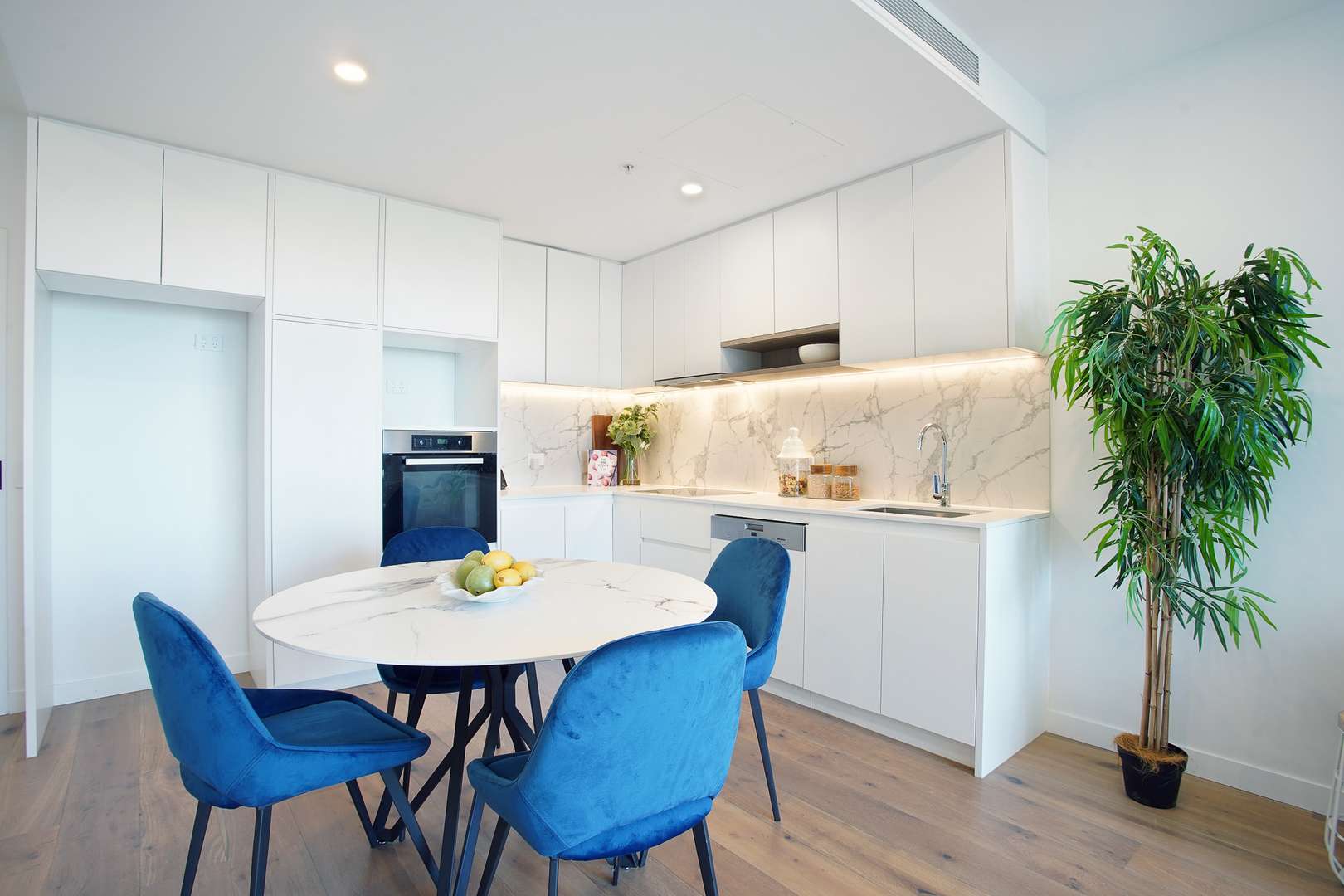 Big on Style, Easy on The Wallet!