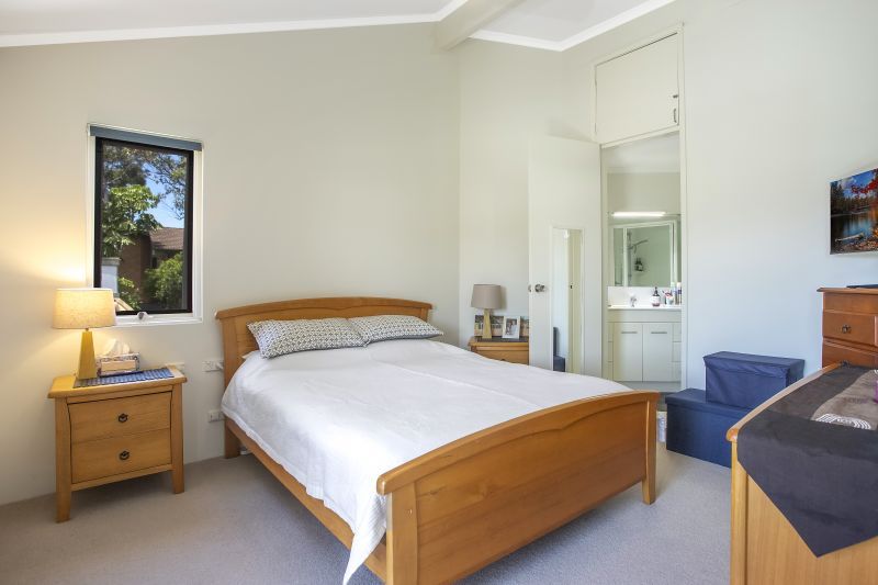 Bright and sunny first floor unit