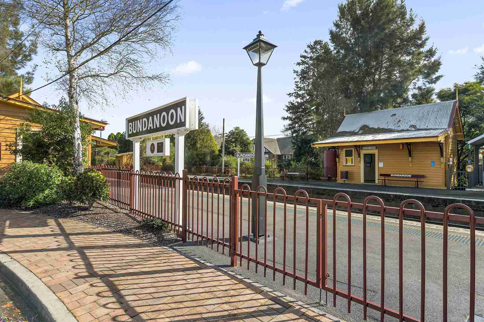 3 bedrooms, 2 bathrooms, double garage