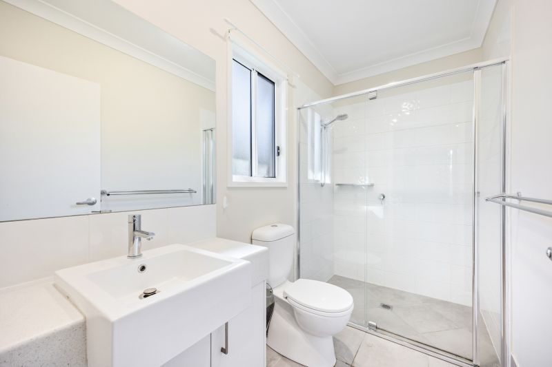 Modern Retreat with Alfresco Living!