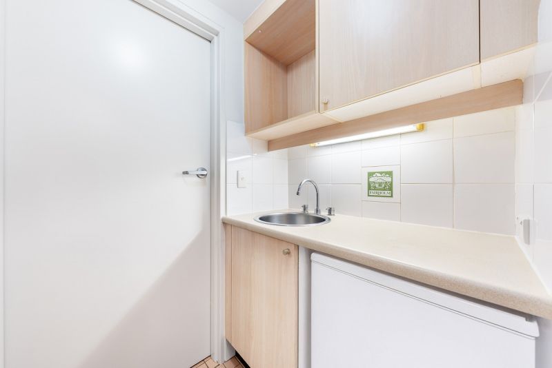 Enjoy a leafy Easterly outlook