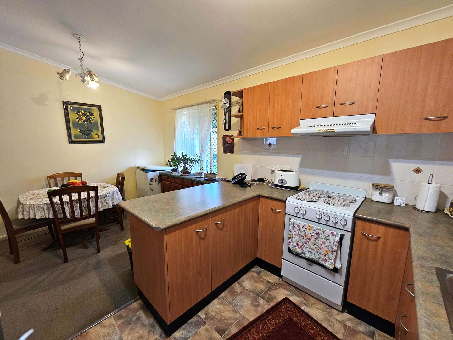 UNDER OFFER - a big deduction for URGENT SALE!- 