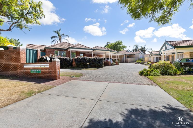 SOLD!. Beautifully presented, well maintained villa for the Over 55s