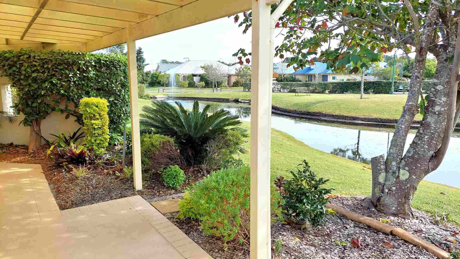 Spacious 3 Bedroom Home with Lake View - Home 184 Sovereign