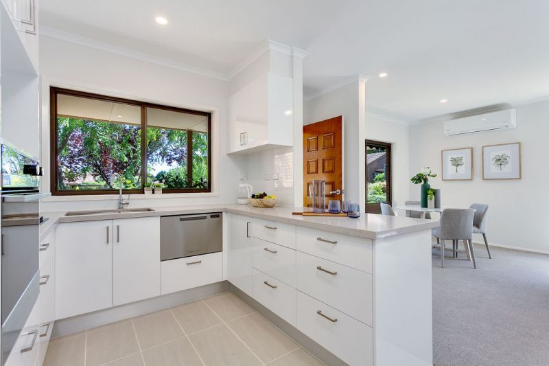 Low-maintenance two-bedroom villa close to community centre