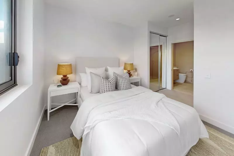 Coastal Apartment with Resort‑Style Amenities