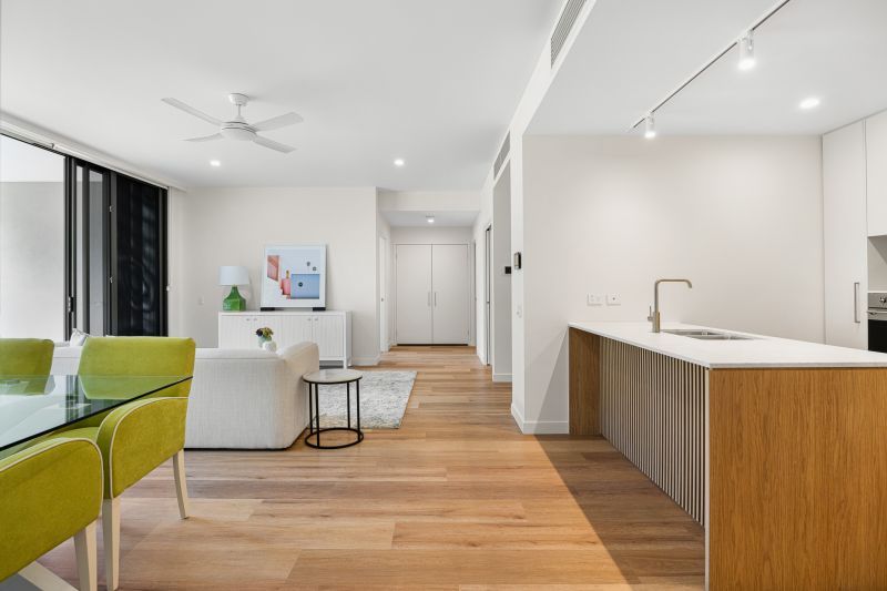 Enjoy uninterrupted views of the Indooroopilly Golf Course from the large terrace