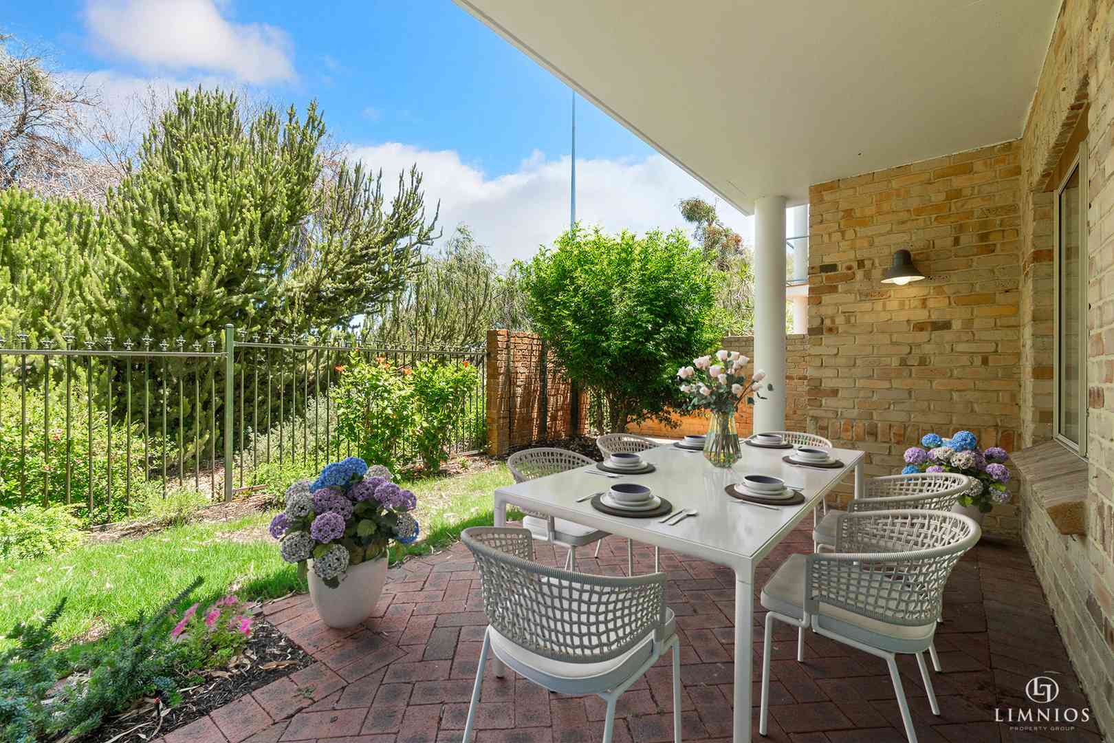 CURRENTLY UNDER OFFER. Fabulous garden apartment!
