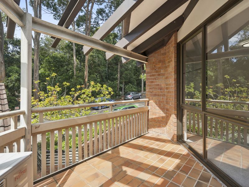 Privately set apartment with a peaceful, leafy aspect