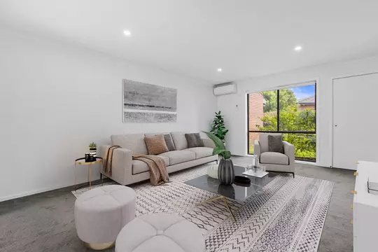 Peaceful Retreat with Garden, Deck and Spacious Garage