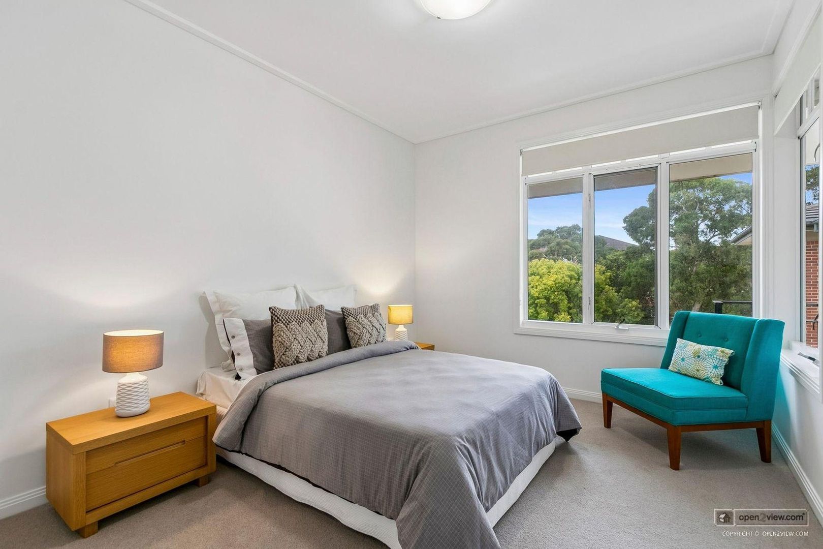 Bright, Stylish and Garden Views