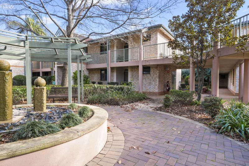 Enjoy the benefits of a vibrant community in a close proximity to the Centenary Centre