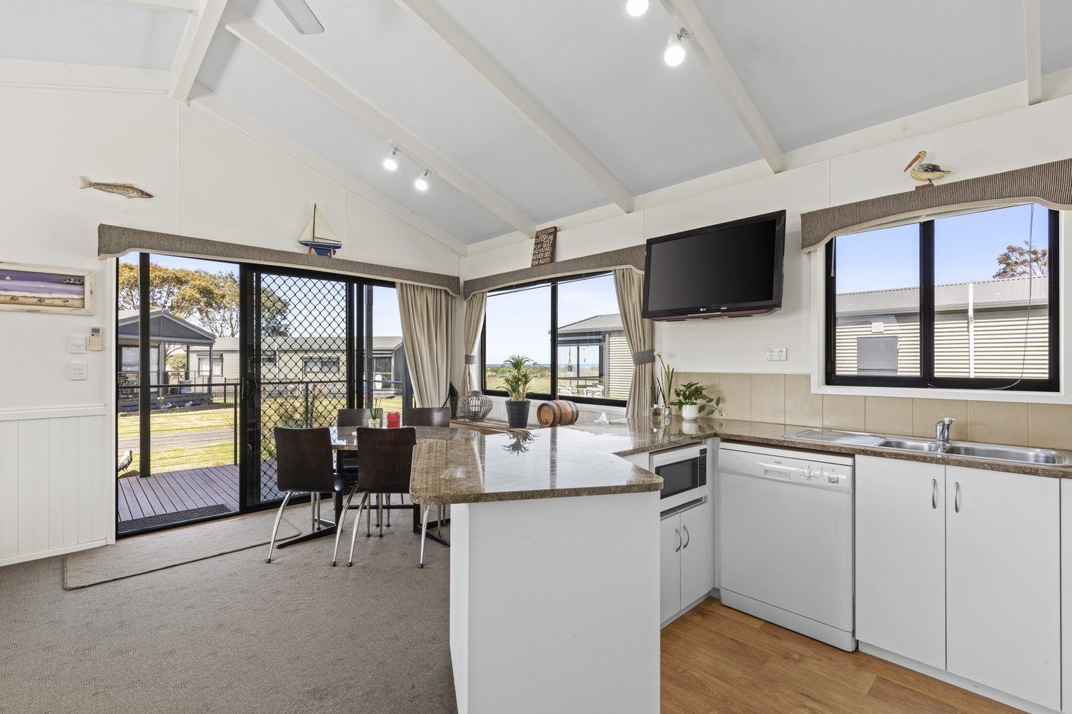 Relaxed Living with Views