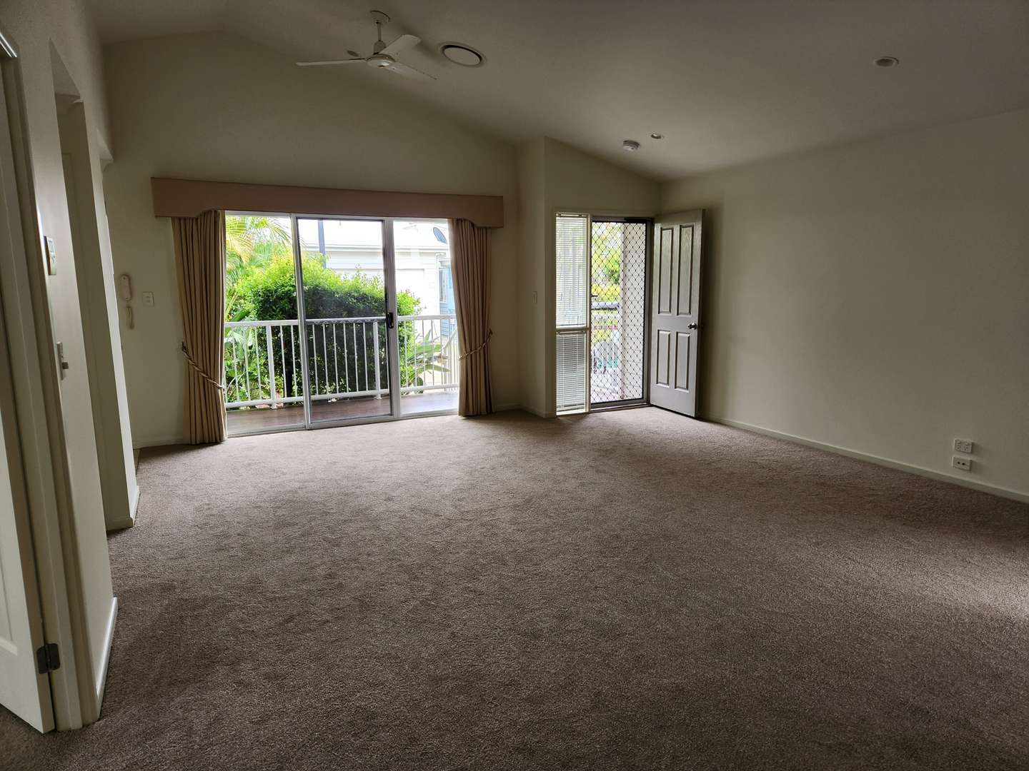 V54 for Sale in Palm Lake Resort Upper Coomera