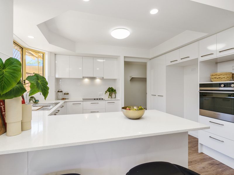 2 bedroom, fully refurbished