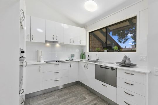 Stand-alone villa close to community centre