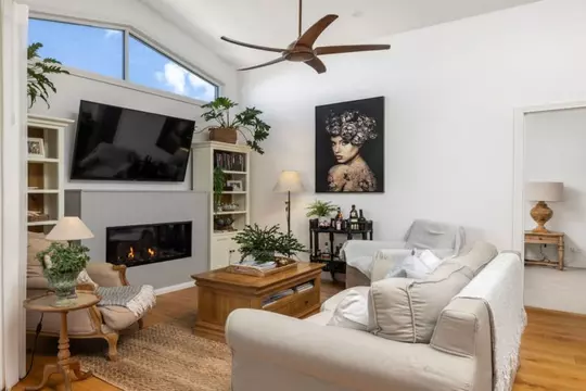 Premium Comfort and Style in a Superior Central Location