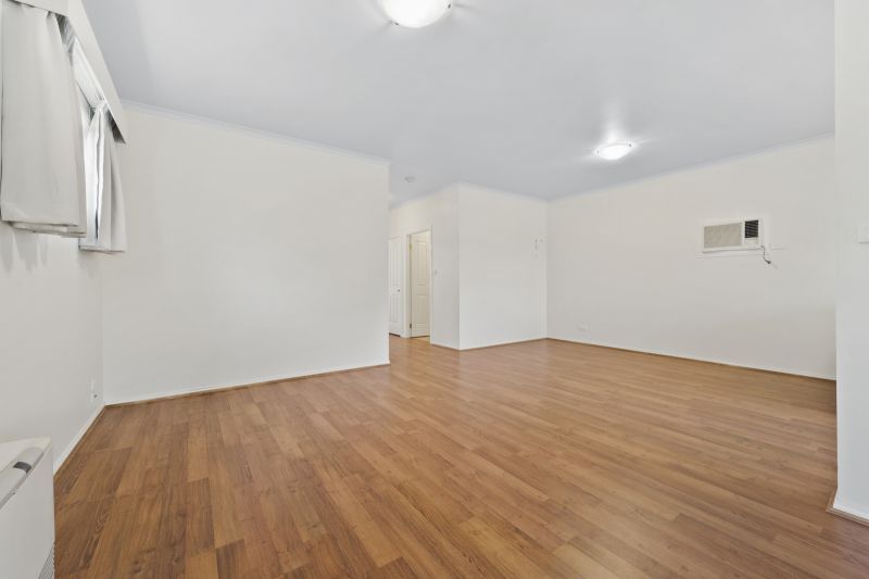 Two Bedroom Home Close To Clubhouse and Pool