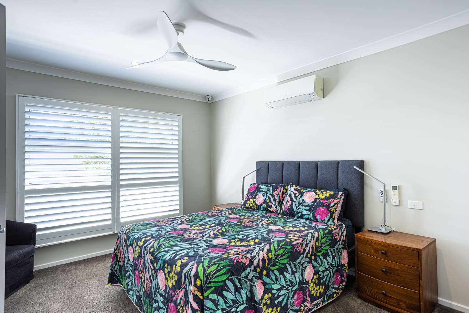 Palm Lake Resort Fern Bay -Special touches in ideal location