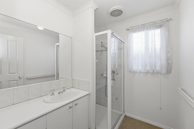 Beautifully Refreshed Two-Bedroom Cottage