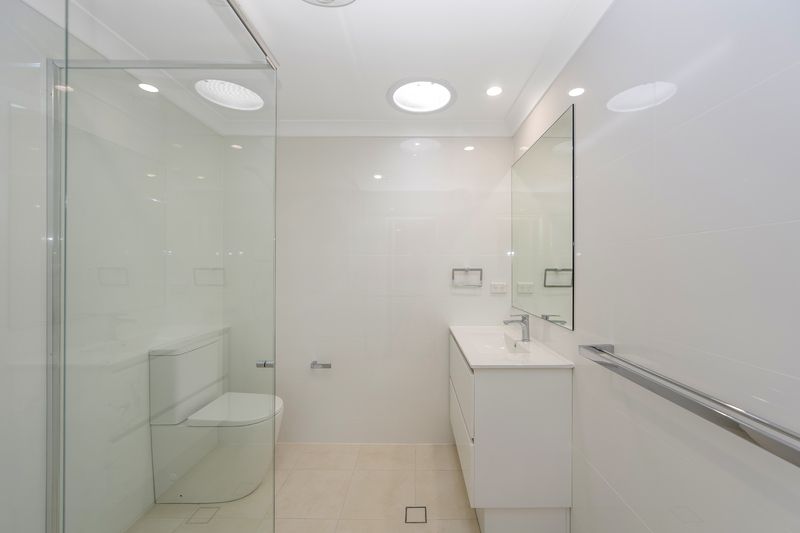 Spacious Villa with Light-Filled Living at Lakeside Village