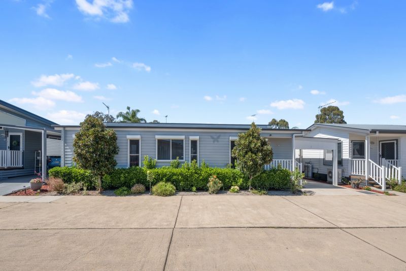 Bright & Spacious Living!