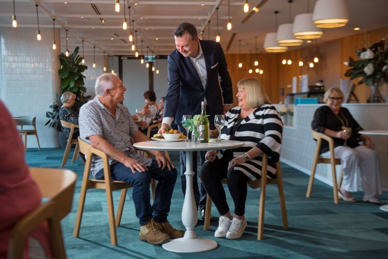 Spacious, light-filled 1-bedroom ground-floor apartment