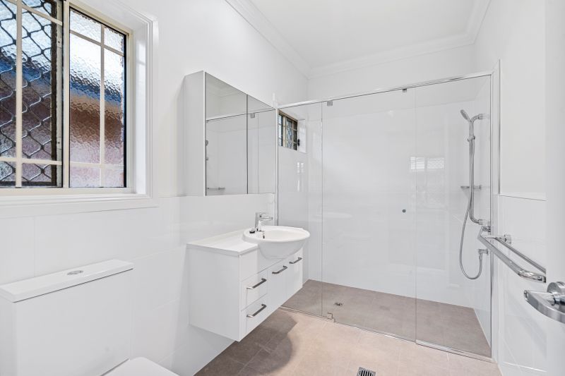 Spacious villa in a central location