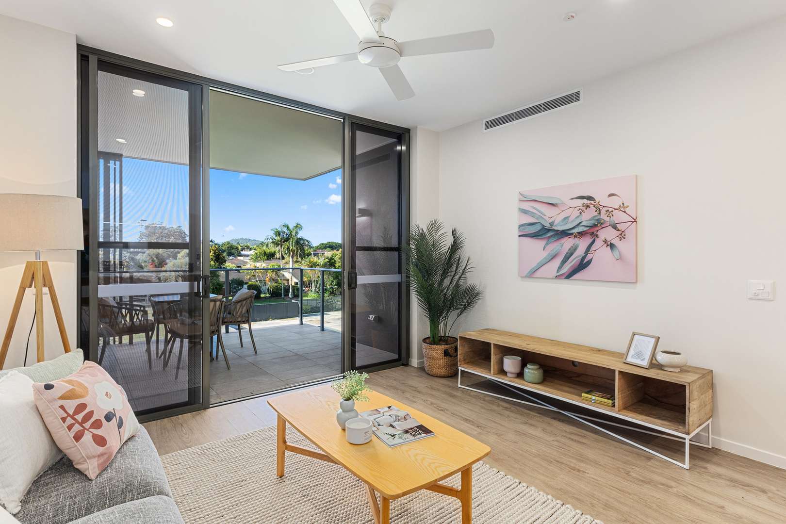 Light, bright and spacious apartment
