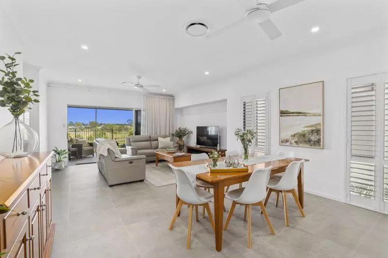 Site 176 - Established Kalbar