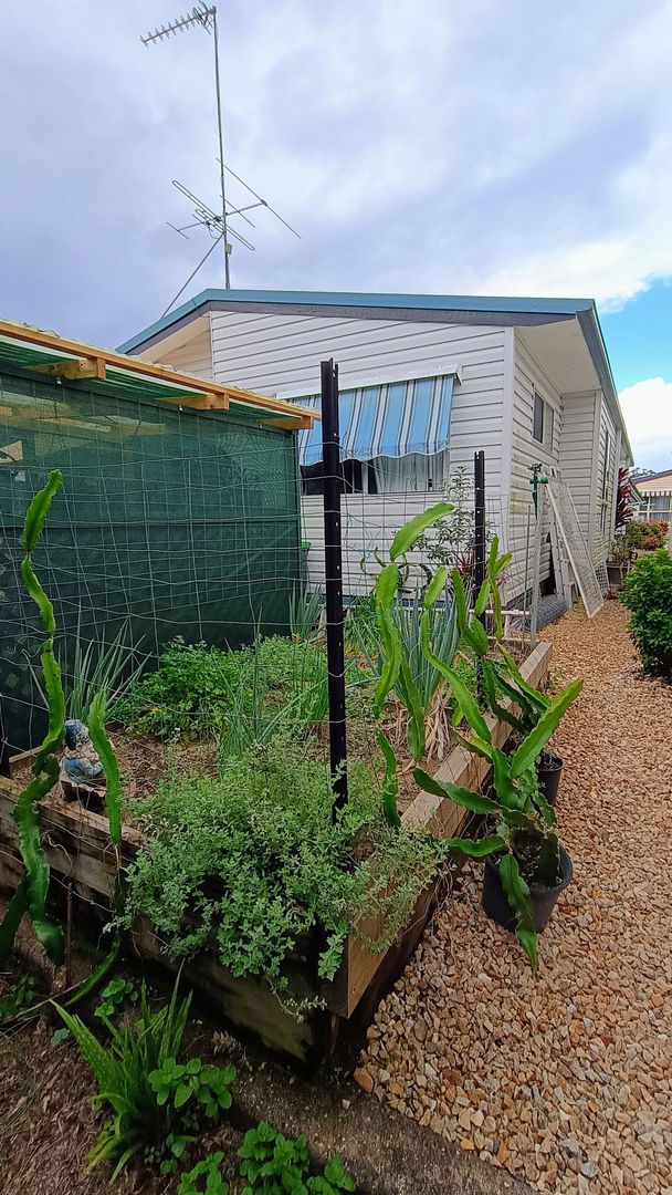 Faringdon Village NOTHING TO DO MOVE RIGHT IN - SPACIOUS & ROOMY 