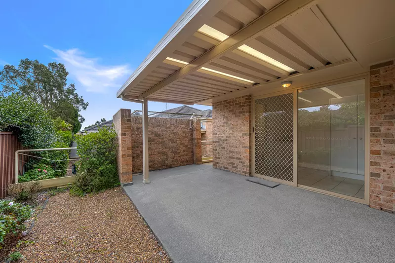 Spacious Open Plan Villa with Garage and Sunny Patio