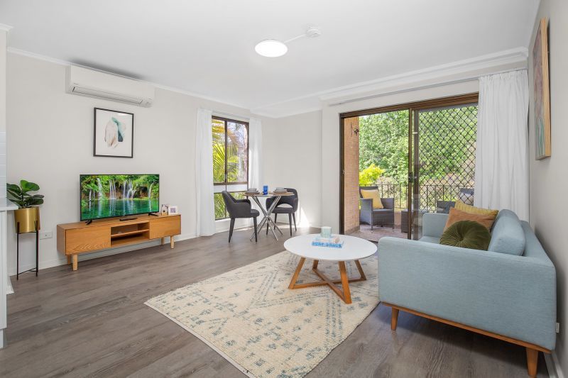 Apt 54 - Fully renovated 1 bed, east facing, close to parking