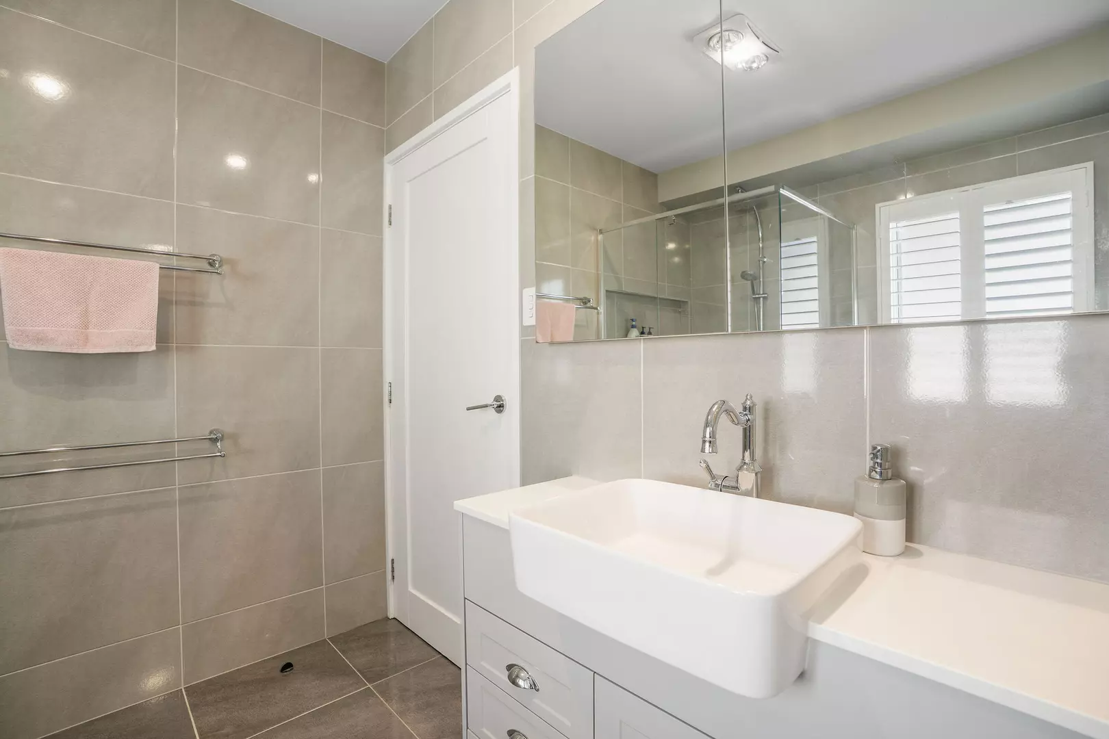 80 Oakdale by Palm Lake Resort