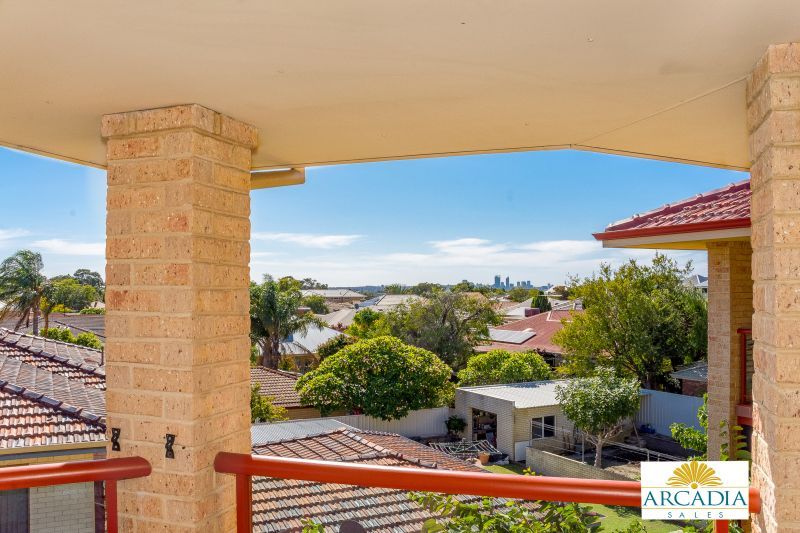 ARCADIA WATERS BICTON - This Apartment is Sure to Impress...