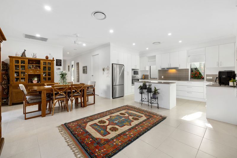 Natural Bushland Retreat- Luxury 3 bedroom Home with Study